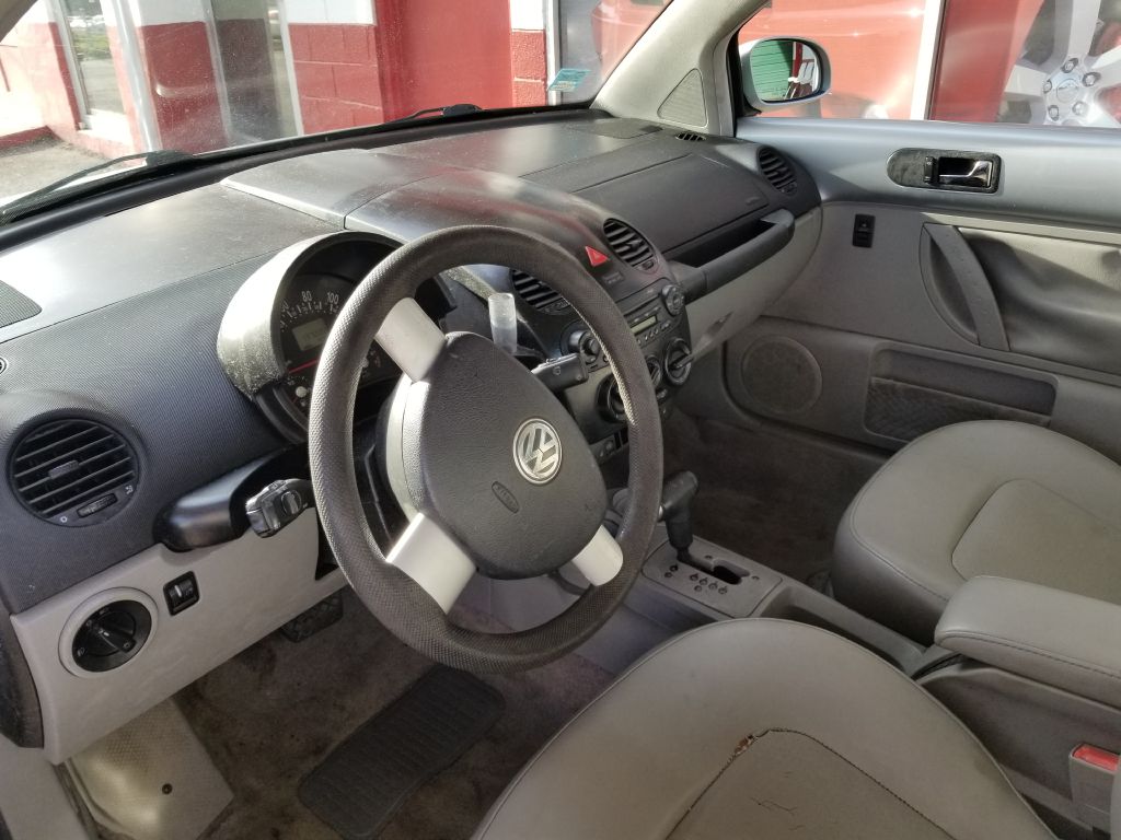 VOLKSWAGENNEW BEETLE6
