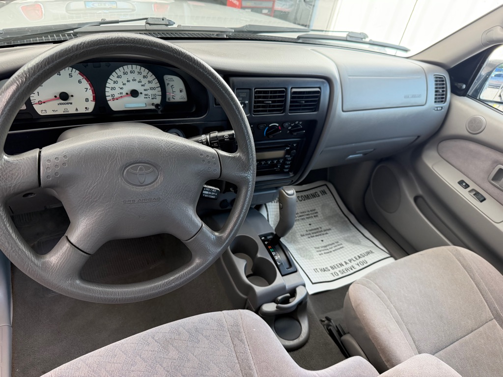 Photo 8 of this TOYOTA TACOMA