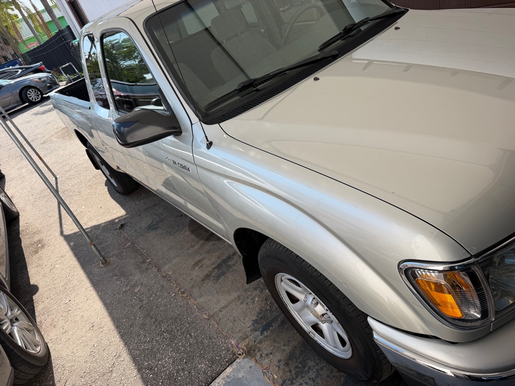 Photo 3 of this TOYOTA TACOMA