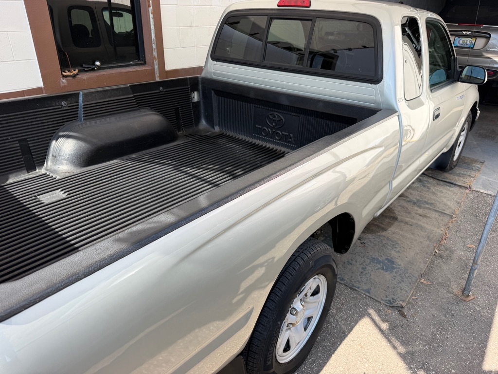 Photo 4 of this TOYOTA TACOMA