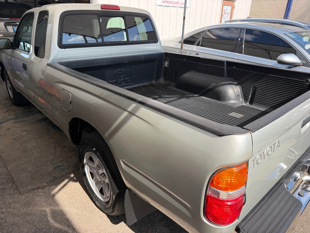 Photo 6 of this TOYOTA TACOMA