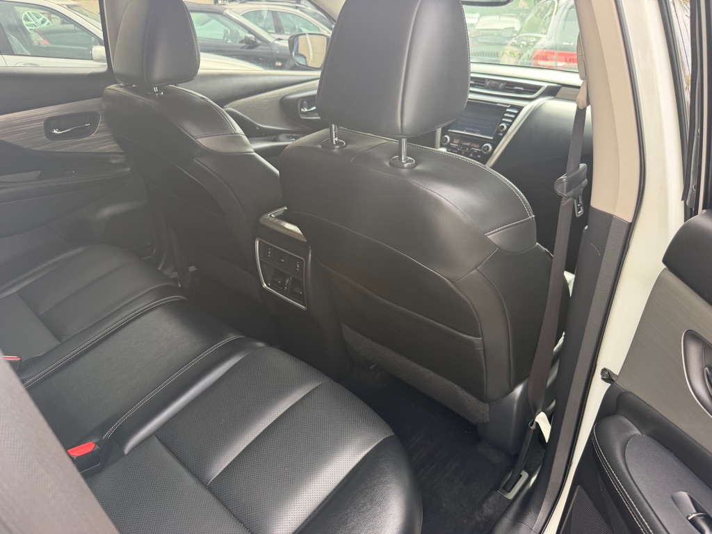 Photo 11 of this NISSAN MURANO