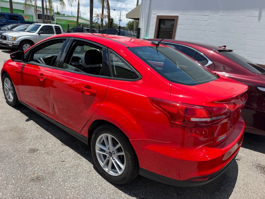 Photo 3 of this FORD FOCUS