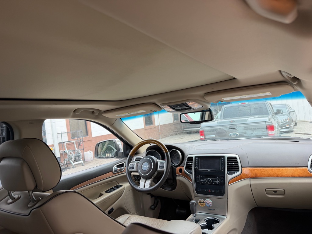 Photo 9 of this JEEP GRAND CHEROKEE