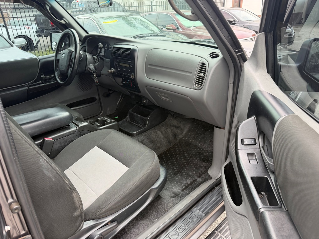 Photo 6 of this FORD RANGER SPORT