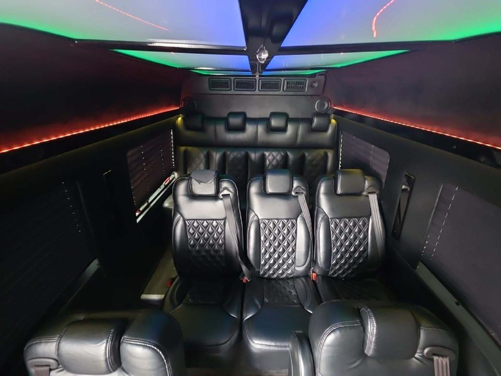 Photo 4 of this MERCEDES-BENZ SPRINTER