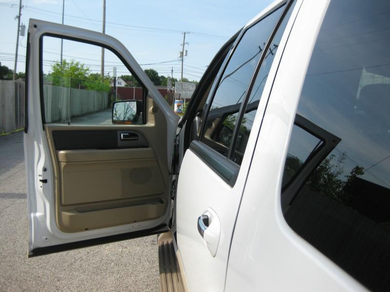 Photo 13 of this FORD EXPEDITION