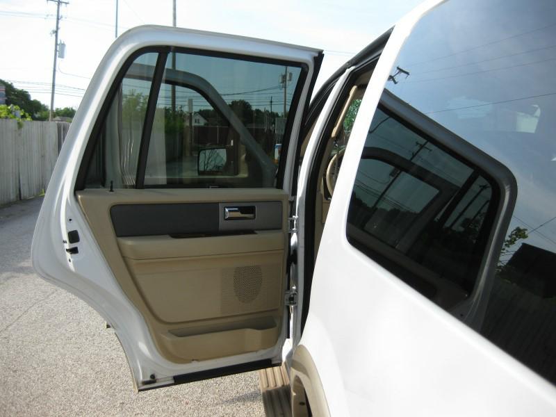 Photo 15 of this FORD EXPEDITION