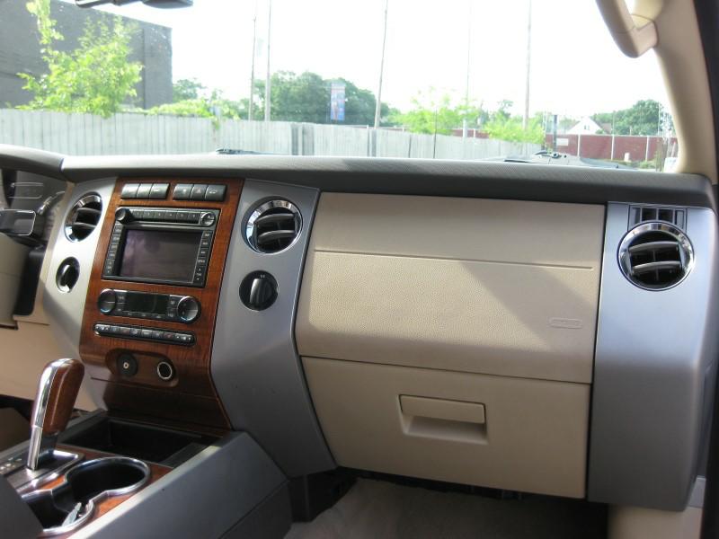 Photo 20 of this FORD EXPEDITION