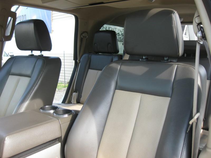 Photo 21 of this FORD EXPEDITION