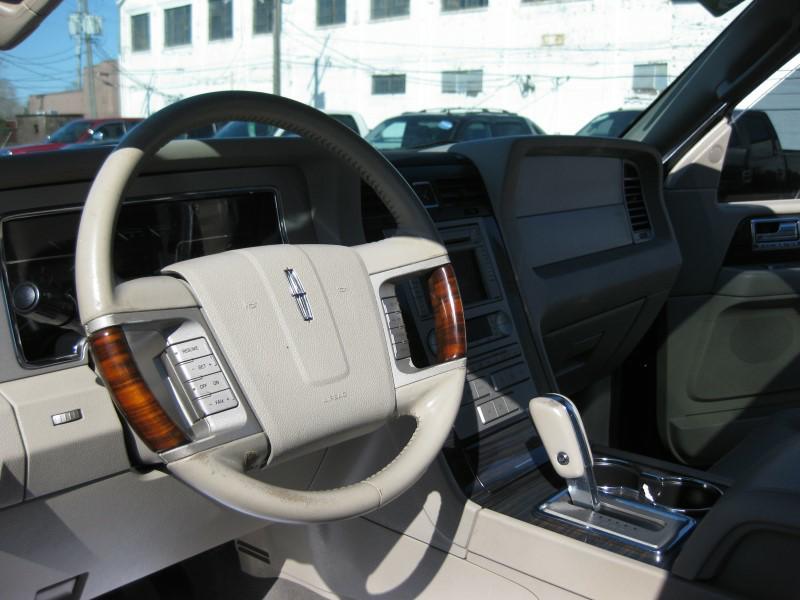 LINCOLN NAVIGATOR 2008 LINCOLN NAVIGATOR 5LMFU28598LJ04256