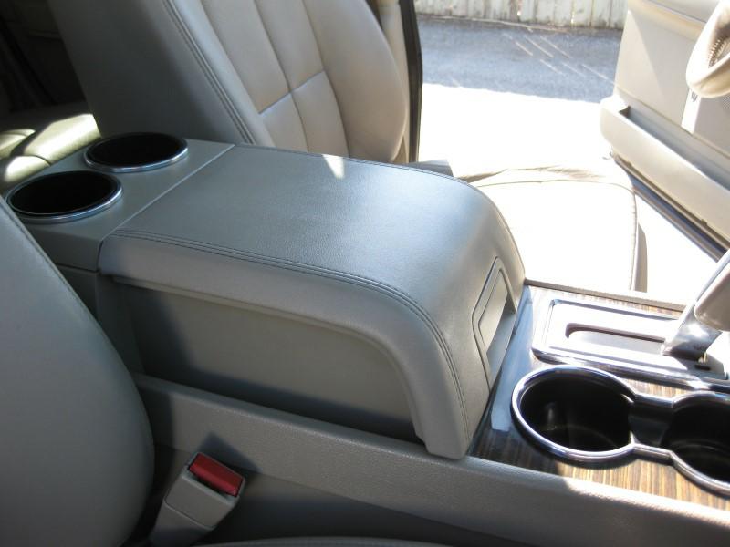 LINCOLN NAVIGATOR 2008 LINCOLN NAVIGATOR 5LMFU28598LJ04256