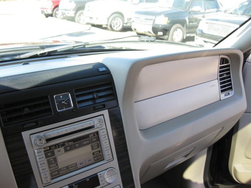 LINCOLN NAVIGATOR 2008 LINCOLN NAVIGATOR 5LMFU28598LJ04256