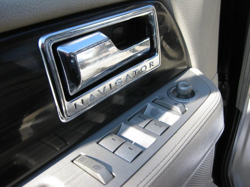 LINCOLN NAVIGATOR 2008 LINCOLN NAVIGATOR 5LMFU28598LJ04256