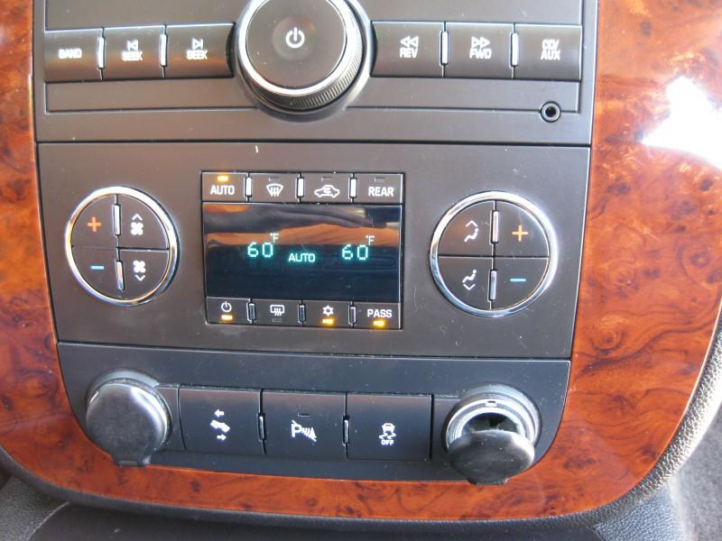 CHEVROLET SUBURBAN 2013 CHEVROLET SUBURBAN 1GNSKJE78DR133967