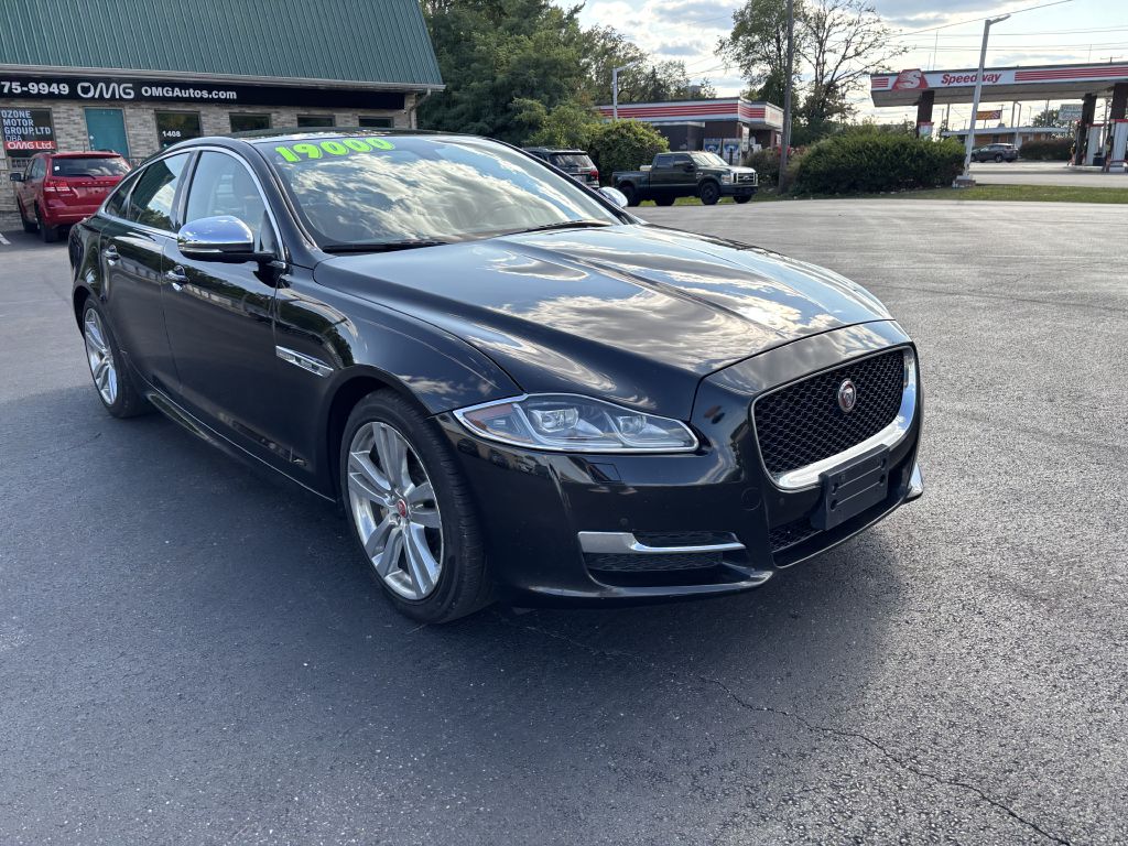 Photo 3 of this JAGUAR XJ