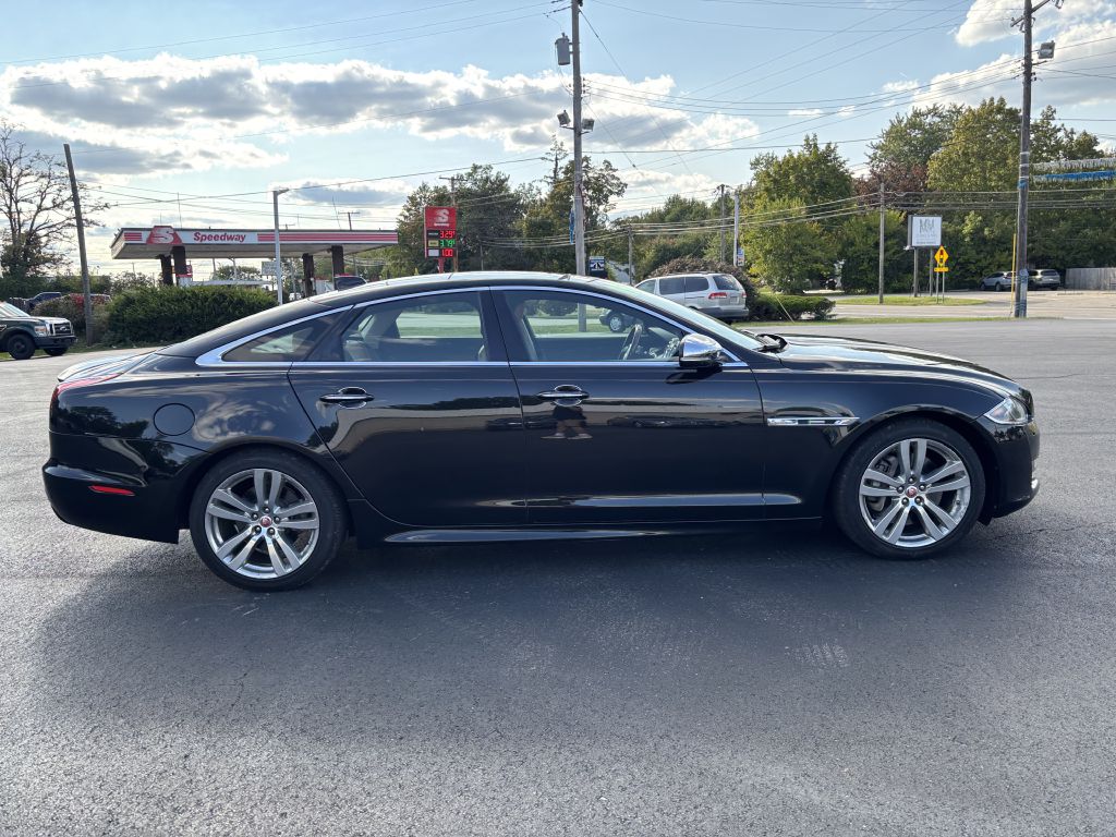 Photo 4 of this JAGUAR XJ