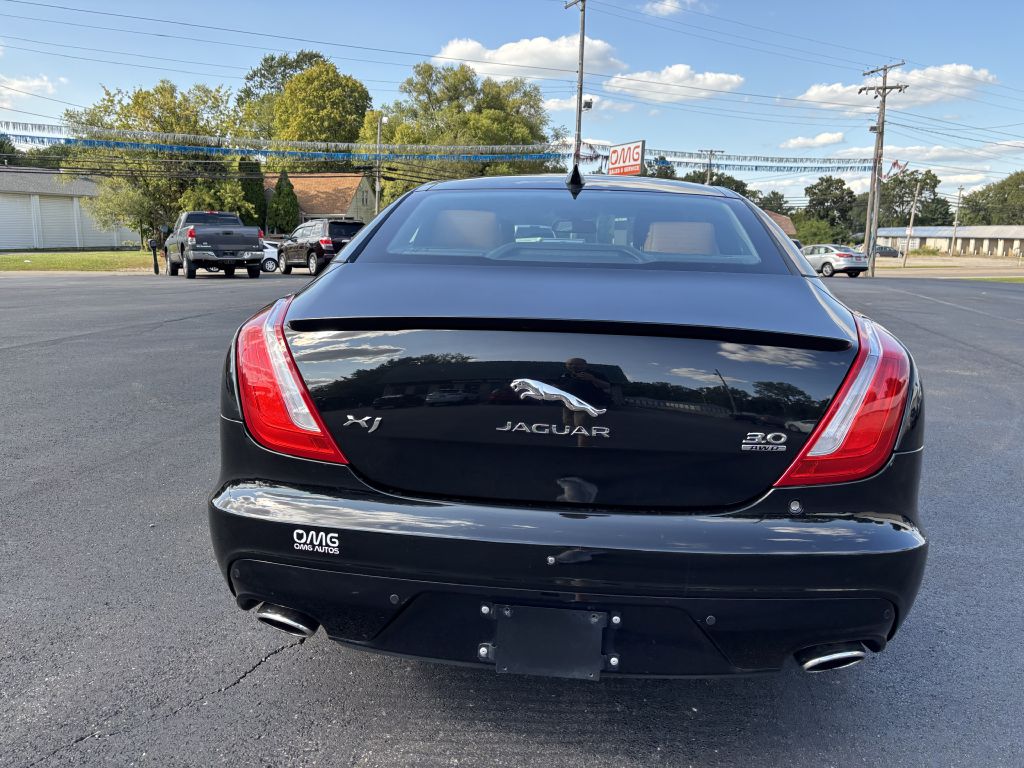 Photo 6 of this JAGUAR XJ