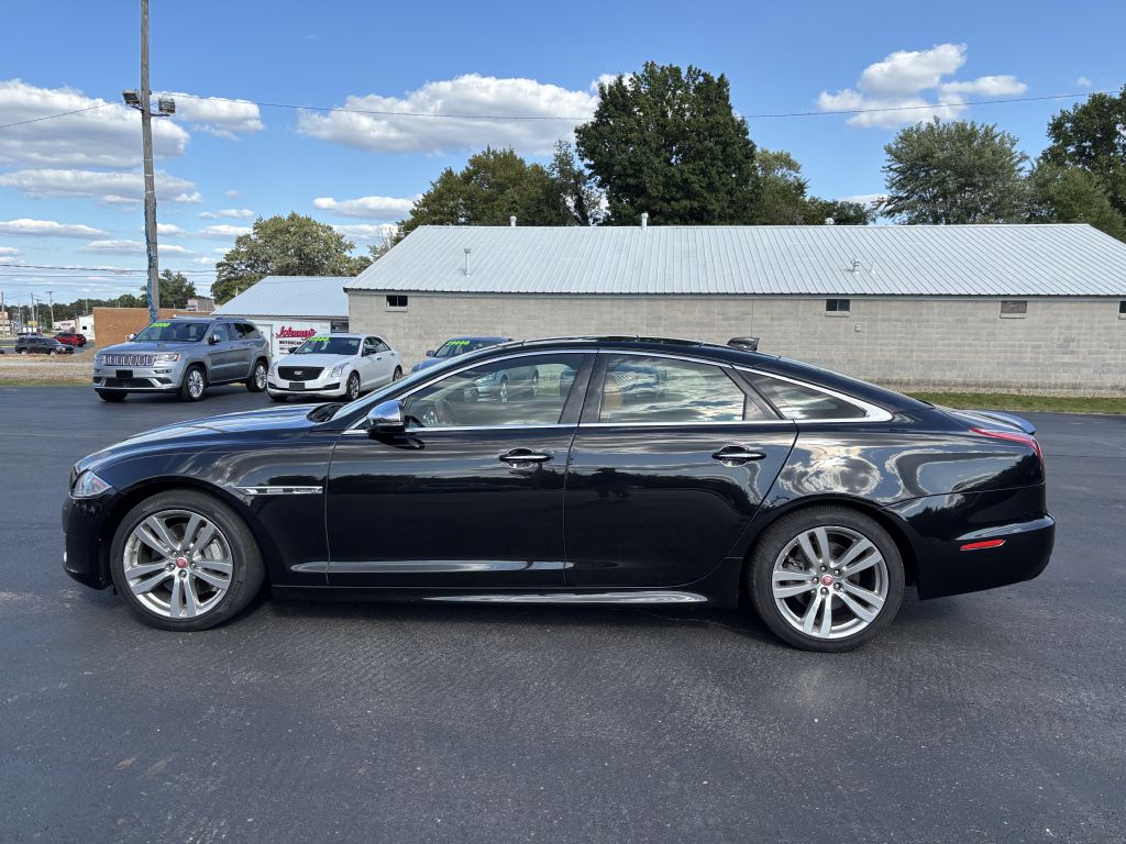 Photo 8 of this JAGUAR XJ