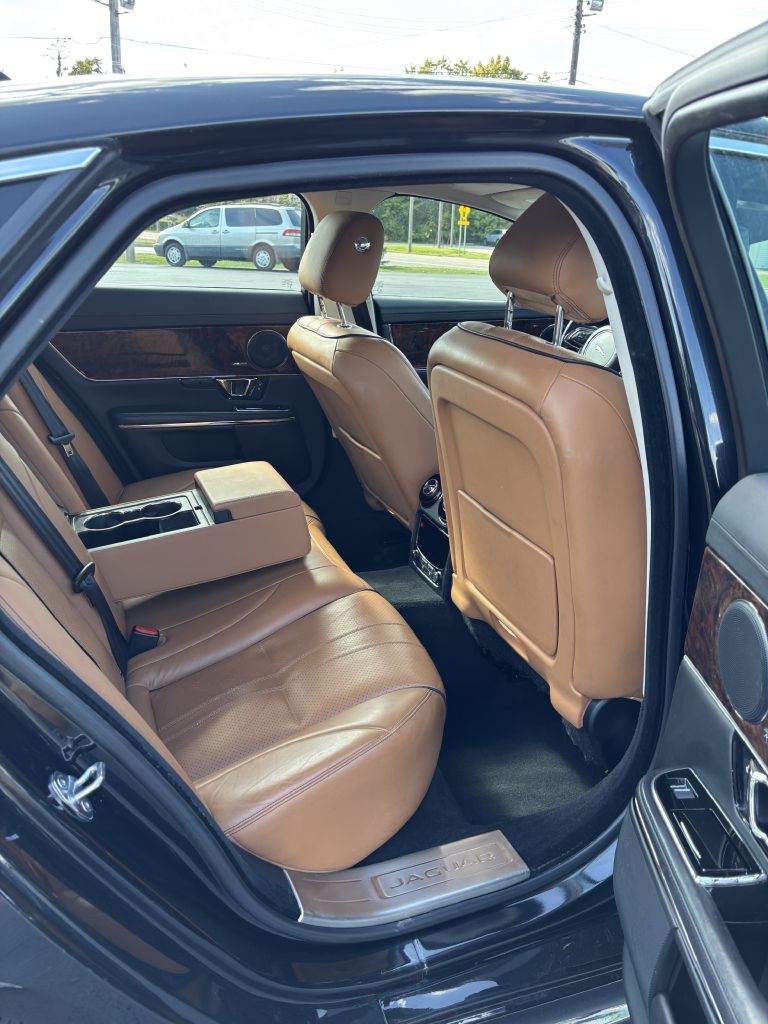 Photo 12 of this JAGUAR XJ