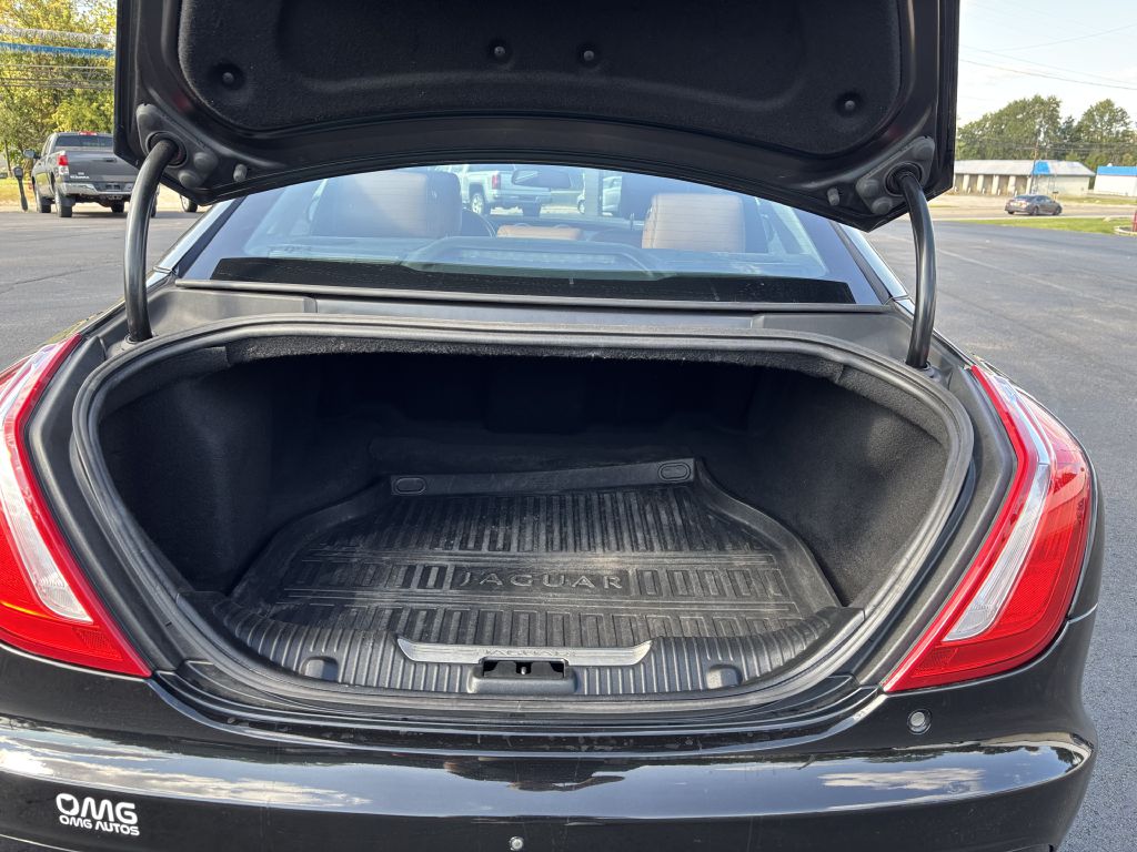 Photo 13 of this JAGUAR XJ