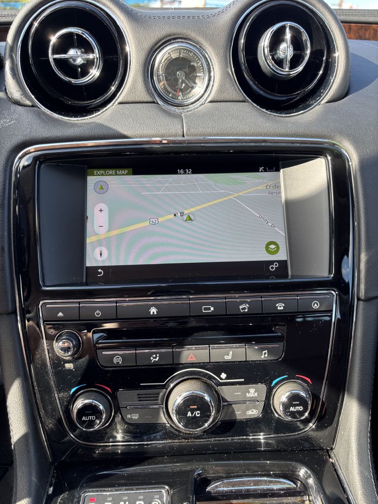 Photo 16 of this JAGUAR XJ