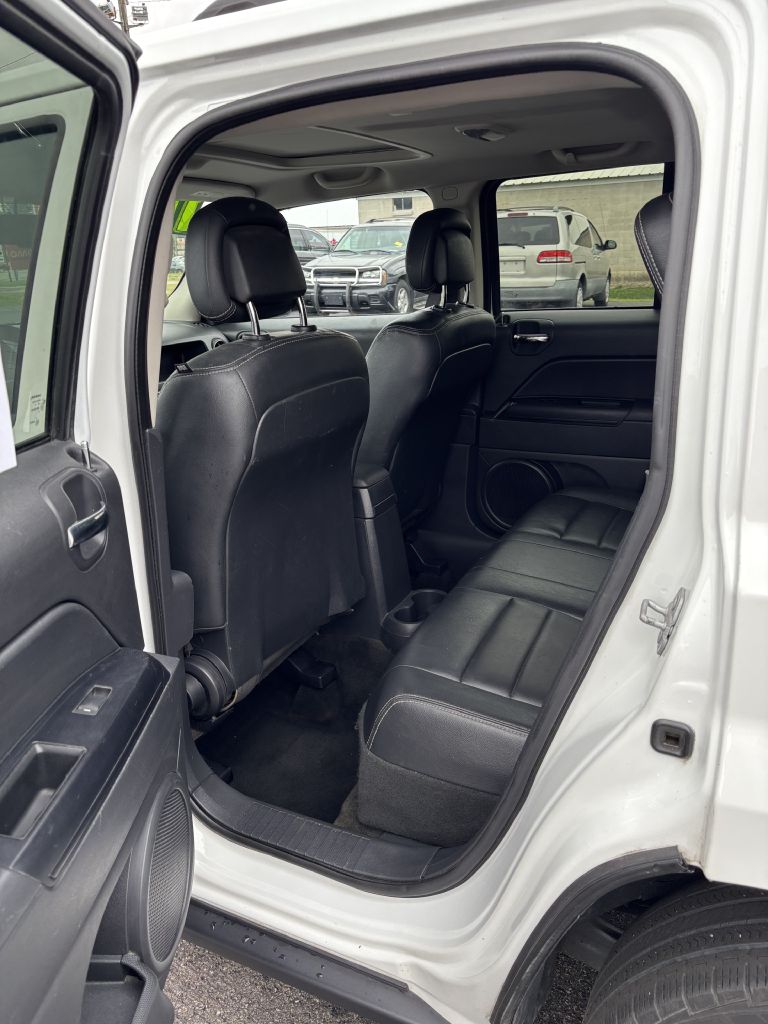 Photo 10 of this JEEP PATRIOT