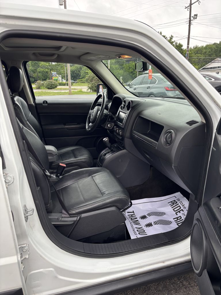 Photo 11 of this JEEP PATRIOT