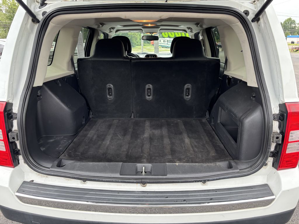 Photo 13 of this JEEP PATRIOT