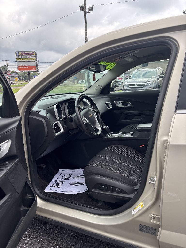 Photo 9 of this CHEVROLET EQUINOX