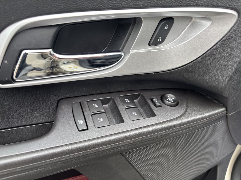 Photo 14 of this CHEVROLET EQUINOX