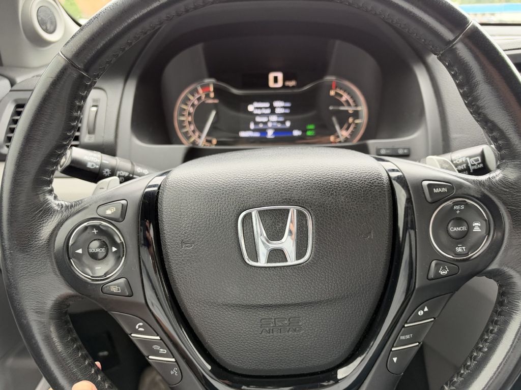 Photo 16 of this HONDA PILOT