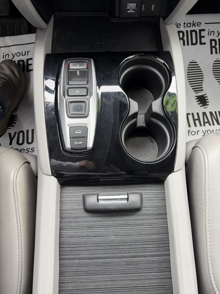 Photo 18 of this HONDA PILOT