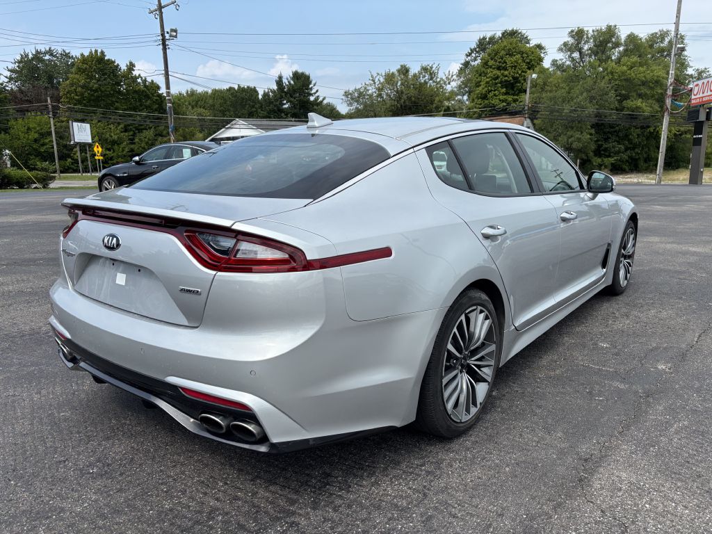 Photo 5 of this KIA STINGER