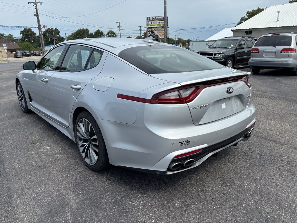 Photo 7 of this KIA STINGER
