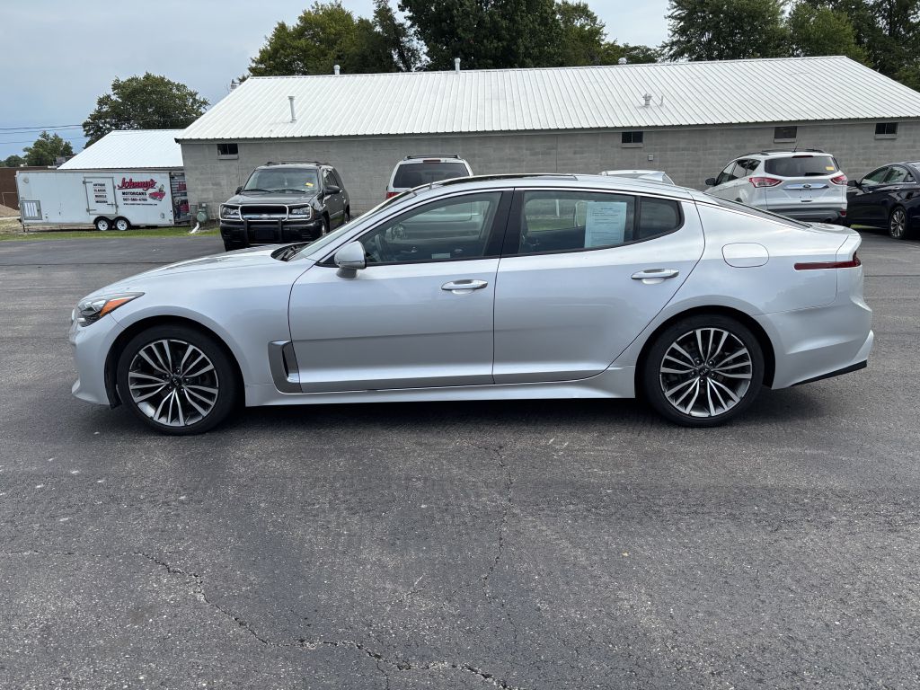 Photo 8 of this KIA STINGER