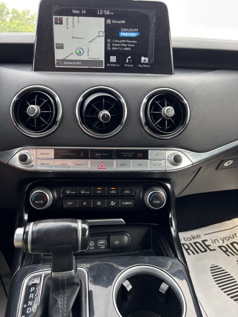 Photo 16 of this KIA STINGER