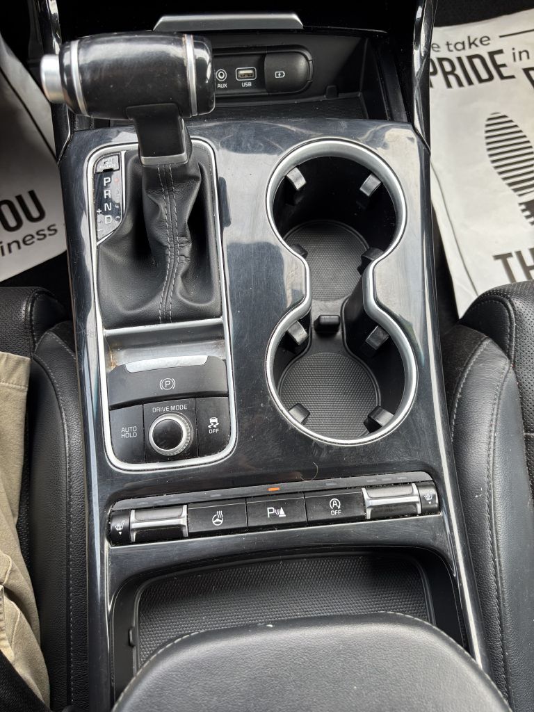 Photo 17 of this KIA STINGER