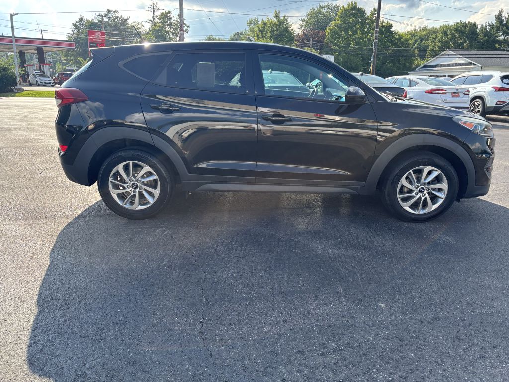 Photo 4 of this HYUNDAI TUCSON