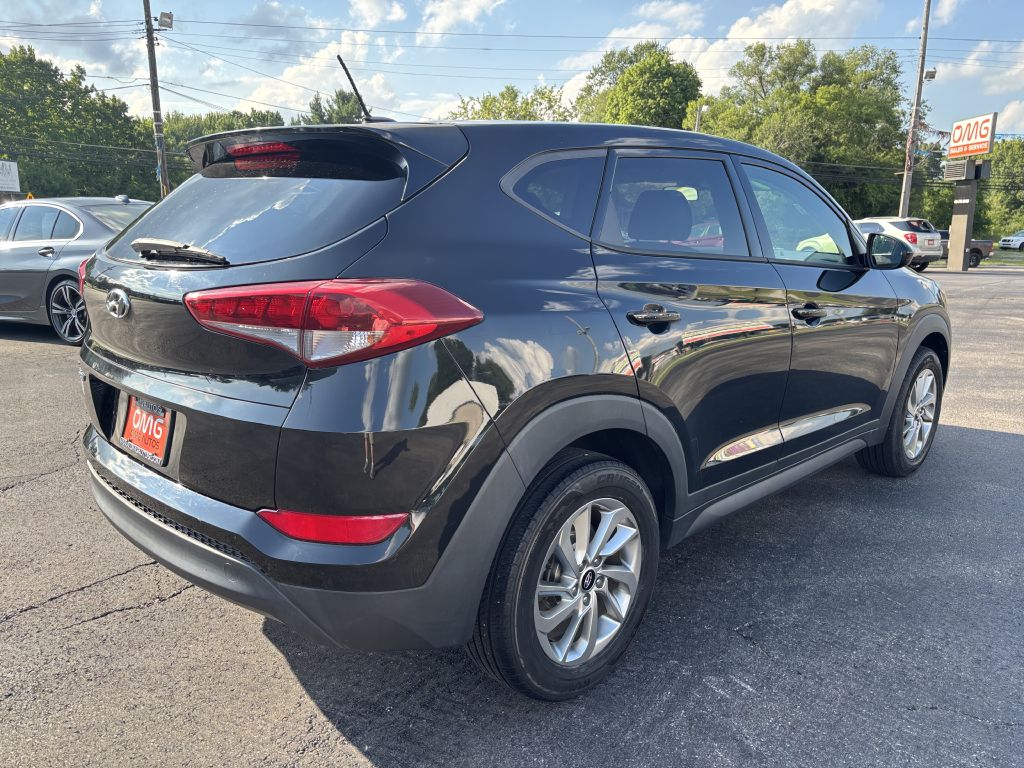 Photo 5 of this HYUNDAI TUCSON