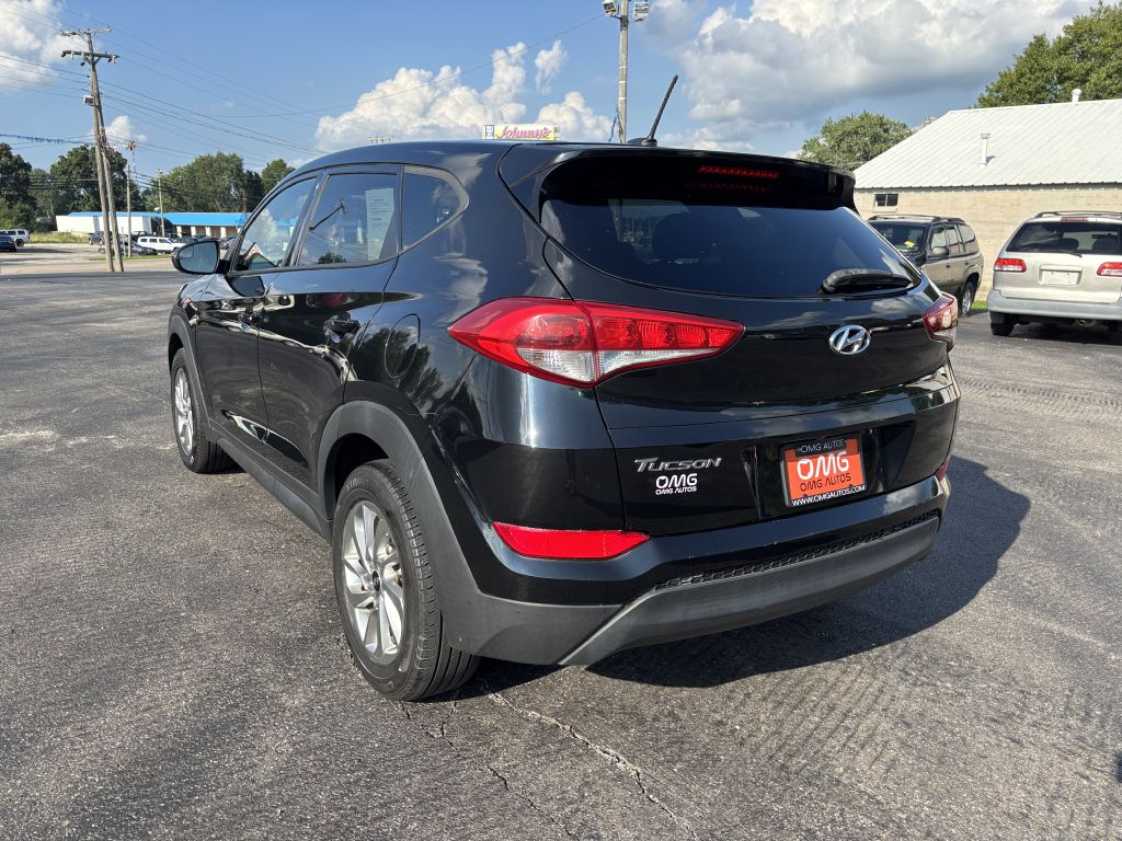 Photo 7 of this HYUNDAI TUCSON