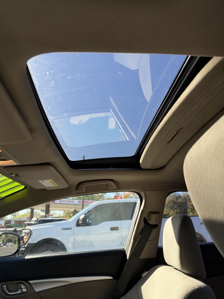 Photo 17 of this HONDA CIVIC