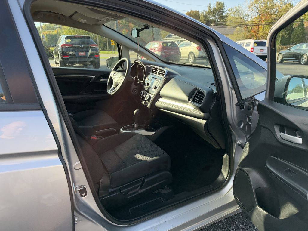 Photo 11 of this HONDA FIT