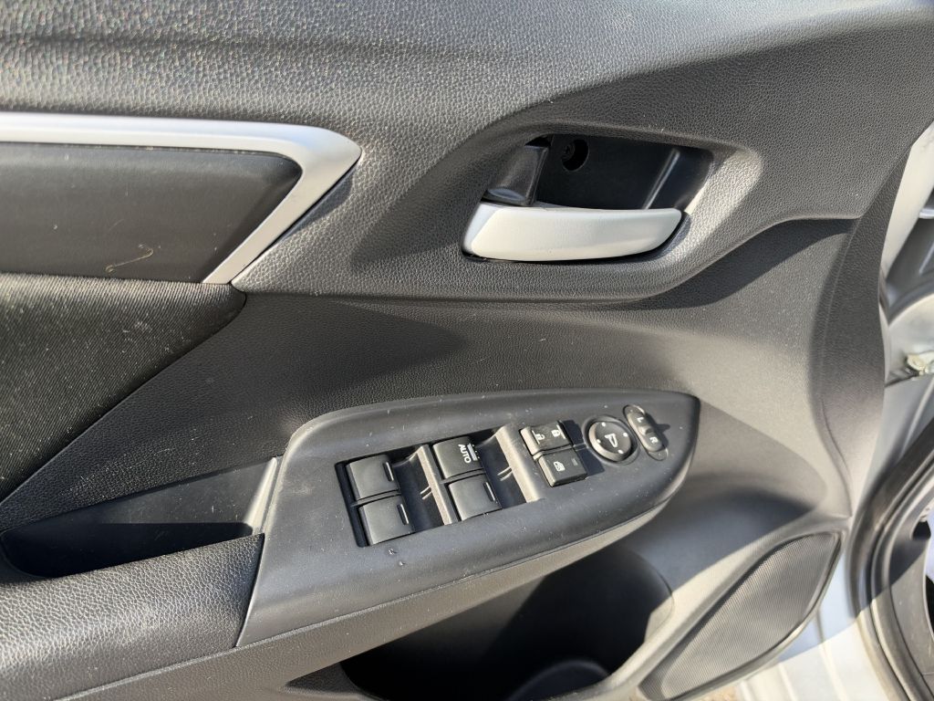 Photo 14 of this HONDA FIT