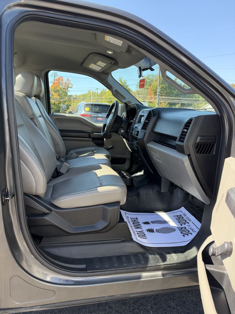 Photo 10 of this FORD F150