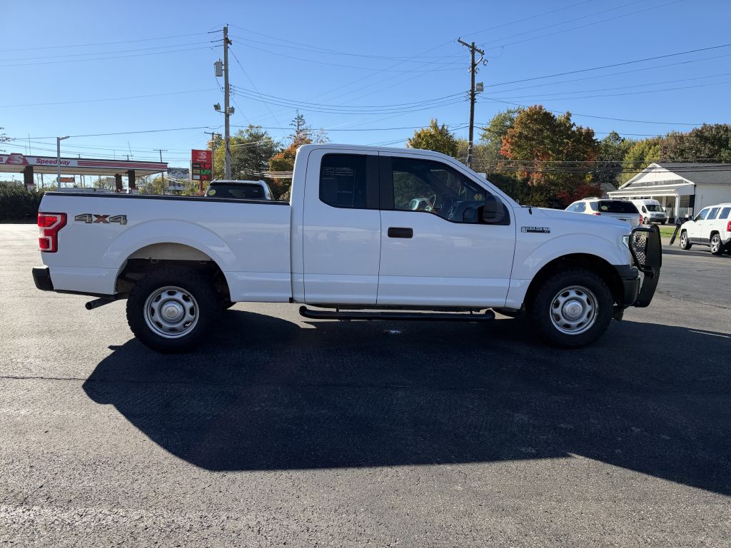 Photo 4 of this FORD F150