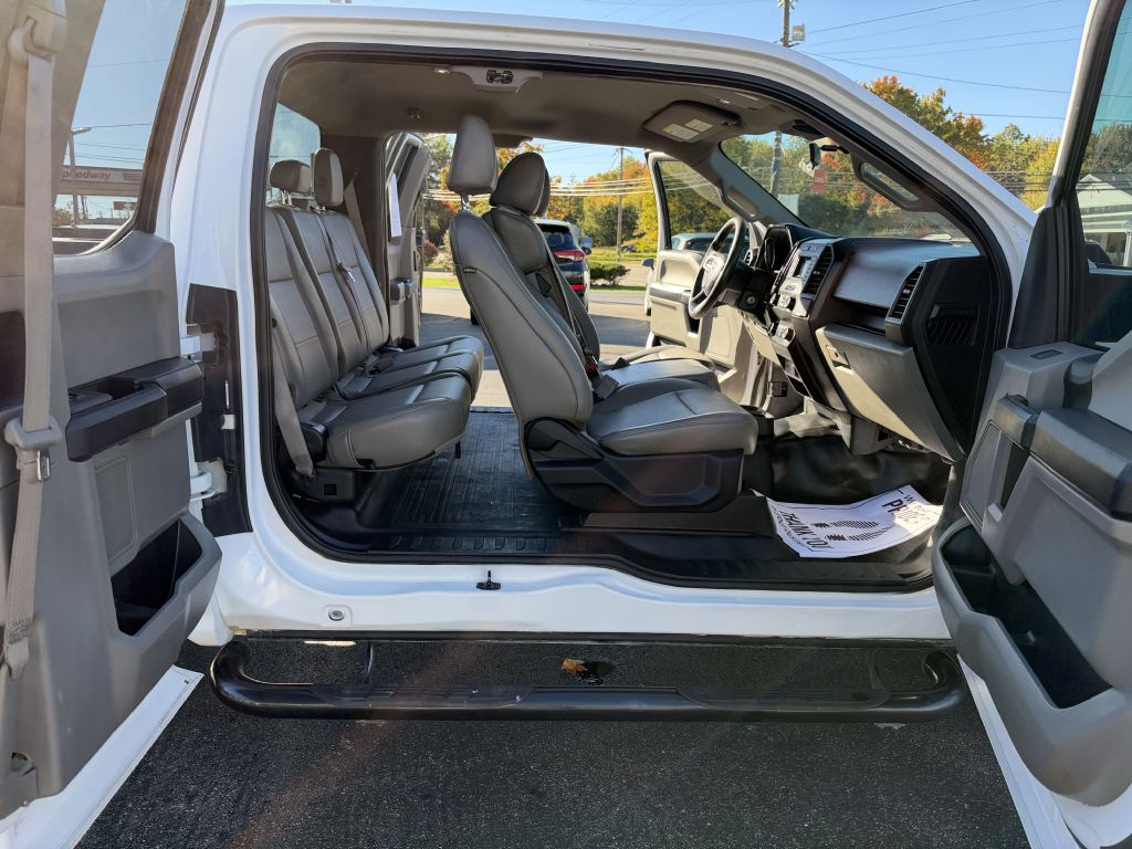 Photo 10 of this FORD F150