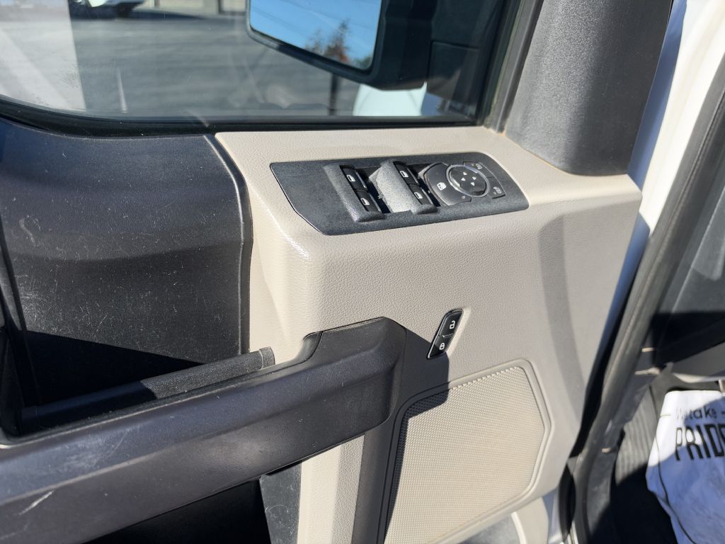Photo 12 of this FORD F150