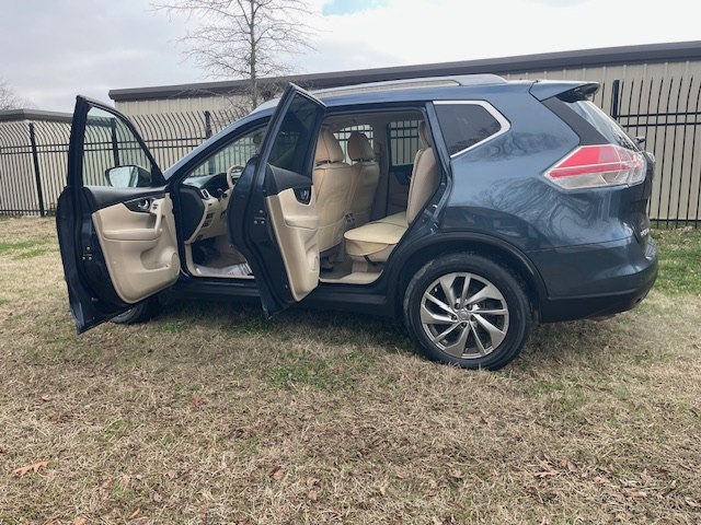 Photo 7 of this NISSAN ROGUE
