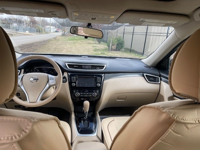 Photo 18 of this NISSAN ROGUE